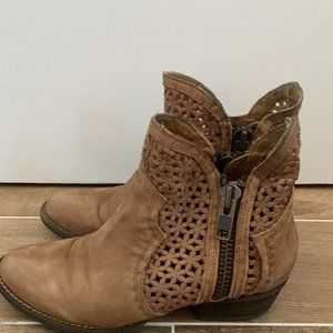 Circle G Corral Tan Cutout Shortie Boot